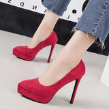 Auto show high-heeled shoes